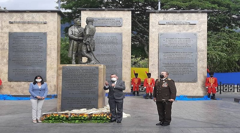 Develan Monumento y monolitos en homenaje al Bicentenario de Los Tratados de Trujillo
