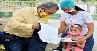 Gobierno de Guárico entrega beneficios estudiantiles a semilleros de la Patria
