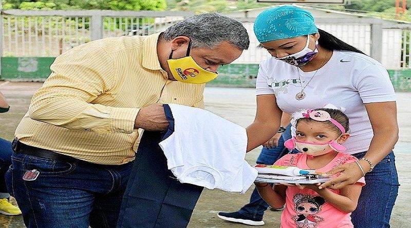 Gobierno de Guárico entrega beneficios estudiantiles a semilleros de la Patria