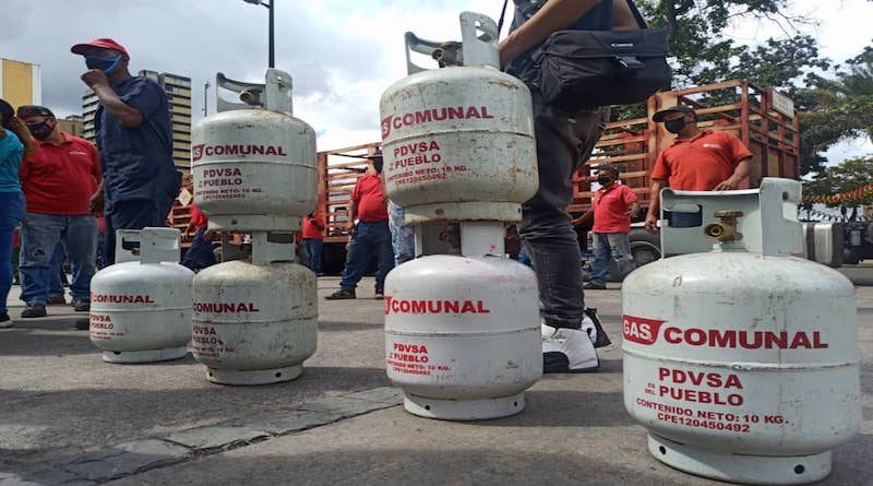 Poder Popular e instituciones del Estado garantizan suministro de gas en la parroquia Sucre