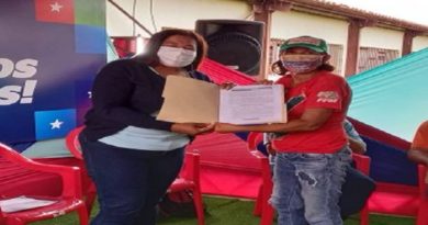 Entregan certificados de registro y renovación a 150 Consejos Comunales de Cojedes