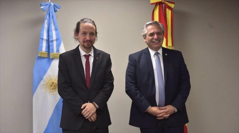 El vicepresidente del Gobierno español, Pablo Iglesias, se reúne con el presidente de Argentina, Alberto Fernández, en Bolivia, 8 de noviembre de 2020.