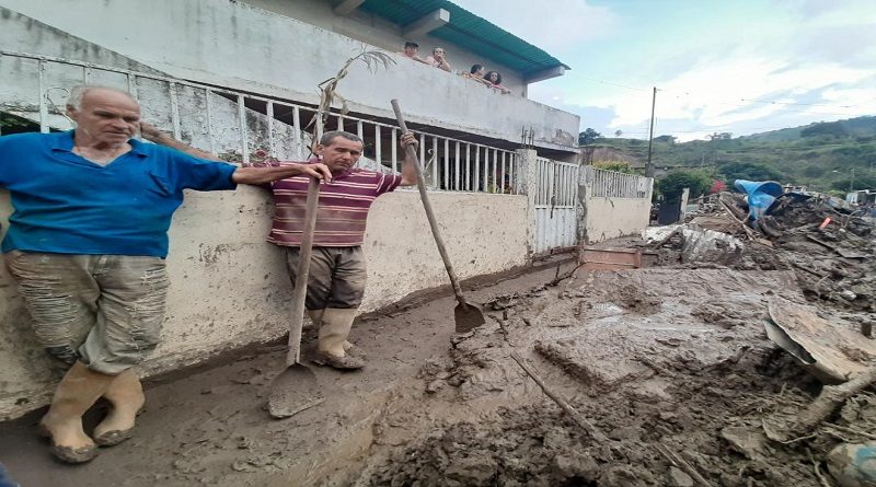 Gobierno Bolivariano atiende familias afectadas en Táchira por crecida de la quebrada La Zorquera