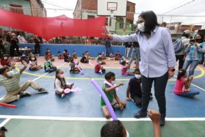 La sonrisa de los niños y niñas brilla con la entrega de juguetes por parte del Gobierno Bolivariano