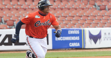 Caribes barrió a las Águilas con paliza