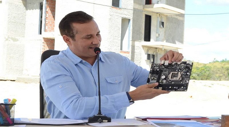 Reto tecnológico Alcaraván C.A. desarrollado en Guárico avanza 80% con la integración del diseño y manufactura de tarjetas tecnológicas