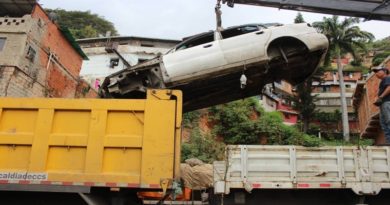 Remueven más de 100 carros que funcionaban como basurero en Jornada de recolección de Chatarra en Caracas