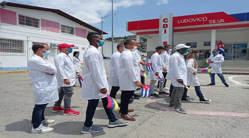Gobierno panameño destaca labor de médicos cubanos contra la COVID-19