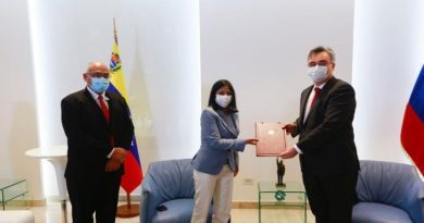 Venezuela y Rusia firman contrato para adquisición de 10 millones de vacunas de Sputnik V para iniciar inmunización masiva
