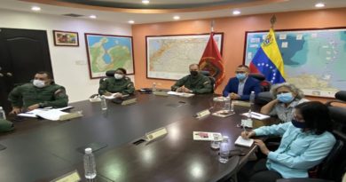 Realizan videoconferencia y presentación del libro "La batalla comunicacional. Defensa, ataque y contraataque en América Latina"