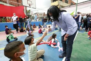La sonrisa de los niños y niñas brilla con la entrega de juguetes por parte del Gobierno Bolivariano