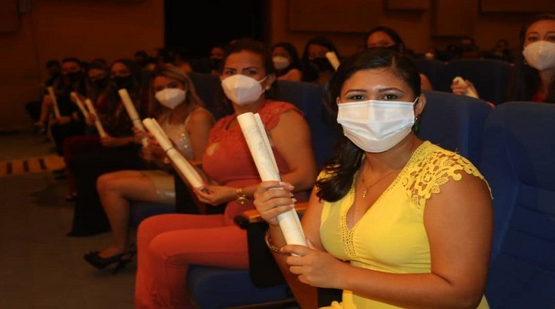Hospital Agustín Zubillaga de Lara graduó a un 22 médicos especialistas en pediatría y puericultura