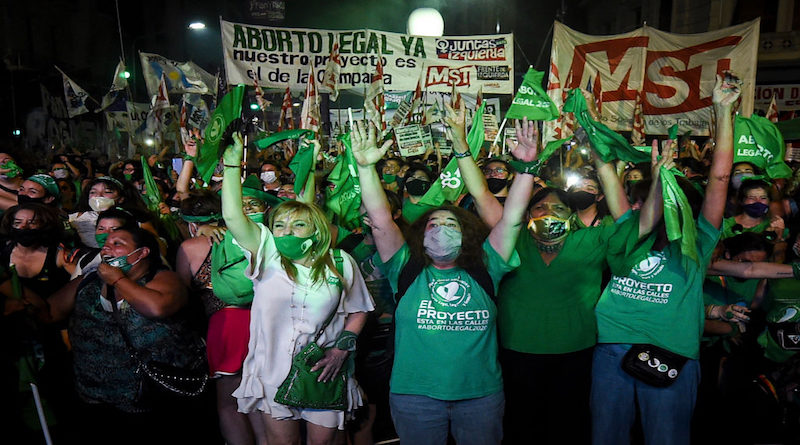 HISTÓRICO | Senado argentino legaliza la interrupción del embarazo voluntario hasta la semana 14 de gestación