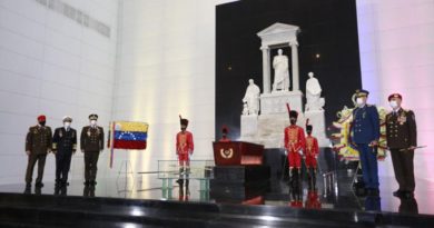 Gobierno Nacional rinde tributo al Libertador Simón Bolívar con el compromiso de la consolidación la independencia nacional de la Patria
