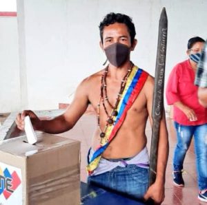 Indígenas Yukpa y Wayúu