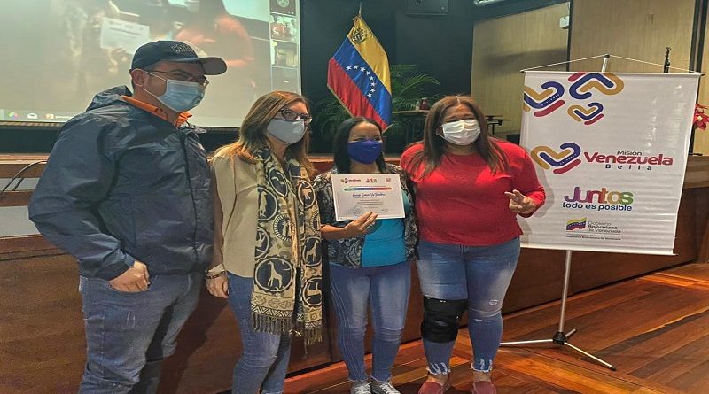 MinComunas y Misión Venezuela Bella entregan financiamiento para ejecución de Proyectos Comunales