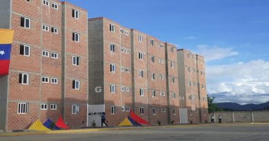 Un total de 90 viviendas multifamiliares fueron entregadas en el urbanismo Hacienda El Conde en Miranda