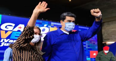 Jefe de Estado festeja 9 años de matrimonio con la primera combatiente Cilia Flores
