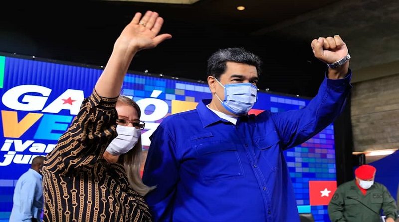 Jefe de Estado festeja 9 años de matrimonio con la primera combatiente Cilia Flores