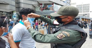 Más de 200 funcionarios de seguridad supervisan cumplimiento de medidas de bioseguridad en Sabana Grande