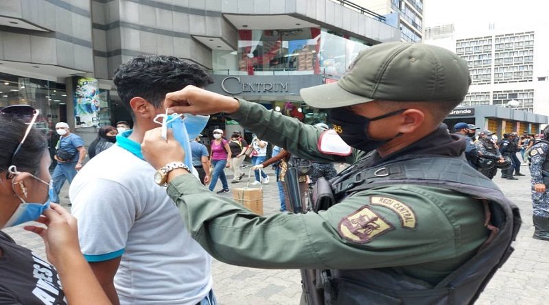 Más de 200 funcionarios de seguridad supervisan cumplimiento de medidas de bioseguridad en Sabana Grande