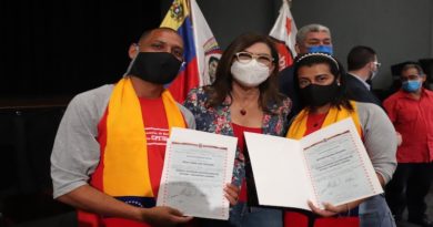 Fuerza laboral de la Corporación de Servicios del Distrito Capital y Cantv egresan de la Universidad Bolivariana de Trabajadores "Jesús Rivero"