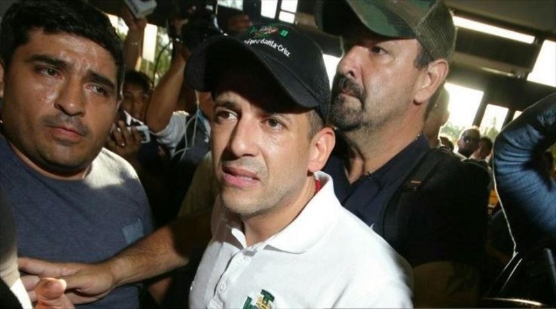 El dirigente opositor boliviano Luis Fernando Camacho (c), Santa Cruz, 6 de noviembre de 2019. (Foto: AFP)