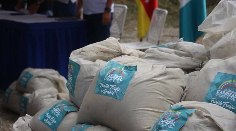 Alcaldía de Carrizal entrega material de construcción para Plan de Obras Comunitarias