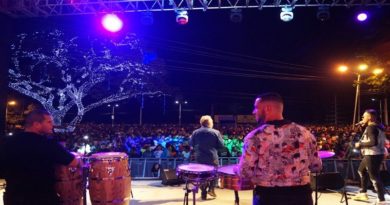 Con encendido del Samán de la Navidad en el munucipio Naguanagua de Carabobo dan bienvenida a la época decembrina