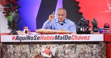 Foto Con El Mazo Dando