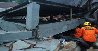 Sismo en Indonesia deja 34 muertos y más de 600 heridos