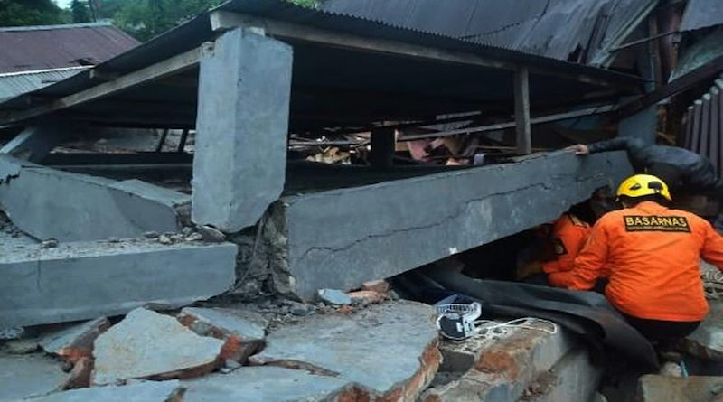 Sismo en Indonesia deja 34 muertos y más de 600 heridos