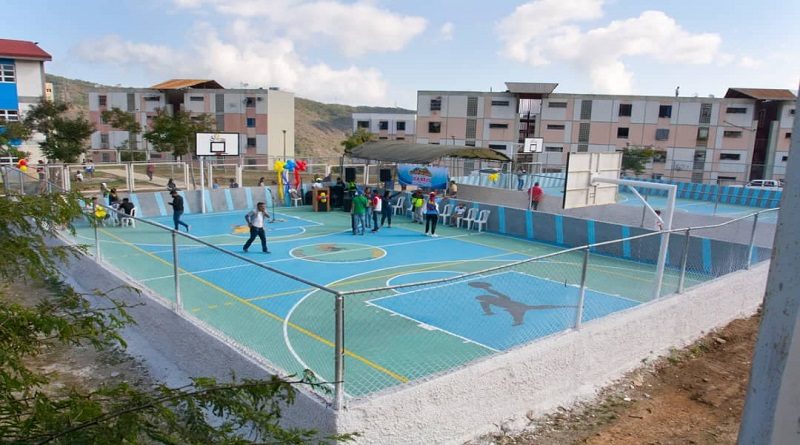 Reinaugurada dos canchas deportivas en la Ciudad Comunal Caribia