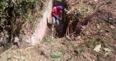 Realizan mantenimiento en quebrada Juan Terán de parroquia La Vega en Caracas