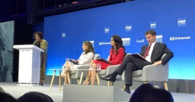 La periodista venezolana Luz Mely Reyes habla en la Conferencia Mundial para la Libertad de los Medios del gobierno del Reino Unido junto a Jeremy Hunt, entonces secretario de Relaciones Exteriores del Reino Unido, Londres, 10 de julio de 2019 (Foto: Twitter / Press Gazette)