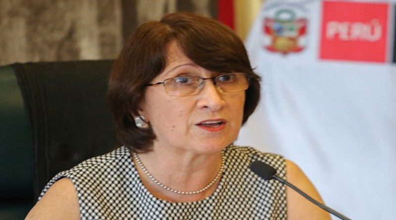Ministra de Salud de Perú dimite tras denuncia de que Vizcarra fue vacunado