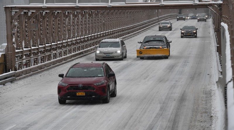 Ola de frío impide distribución de vacunas en Estados Unidos