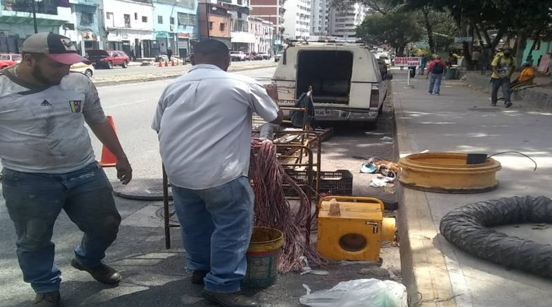 Cantv avanza en labores para restablecer el servicio a 2.100 suscriptores en Catia