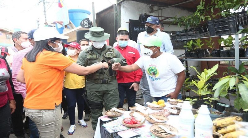Tren Ejecutivo se despliega en Bases de Misiones de La Vega para supervisar el Plan de Atención a Víctimas del Bloqueo y la Guerra Económica