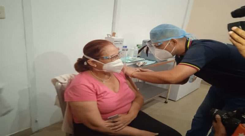 Trujillo | Inicia proceso de inmunización contra la COVID-19 al personal de salud del Hospital Centinela de Valera