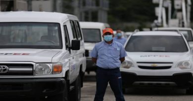 Entregan 37 vehículos recuperados para los trabajadores del Sistema Eléctrico Nacional en Mérida