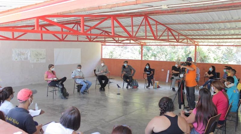 Realizan mesas de trabajo para llevar bondades del Plan de la Patria en comunas de Caracas