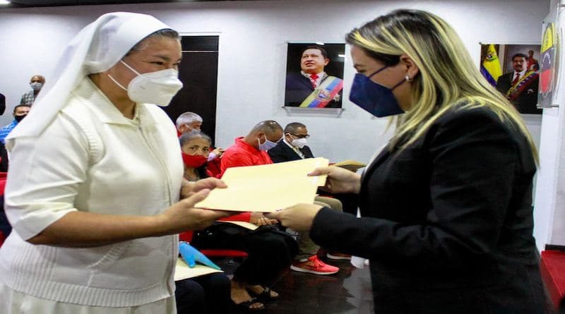 alternativo:MPPRIJP entrega visto bueno a 25 Iglesias del país
