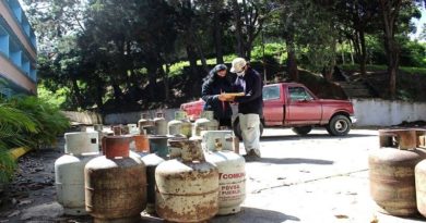 Distribuyen 114 cilindros de gas a Centros educativos y casas de alimentación en Los Teques