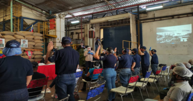 Entregan certificados al Consejo Productivo de Trabajadores de la planta de café Fama de América en Caracas