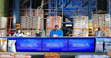 Presidente Maduro afirma que modelo rentista petrolero acabó con la capacidad productiva del país
