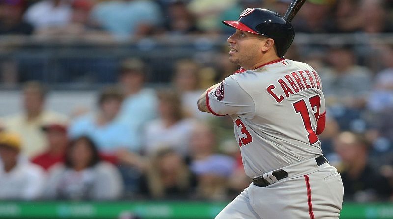 Asdrúbal Cabrera vestirá la camiseta de los Cascabeles de Arizona en la temporada 2021