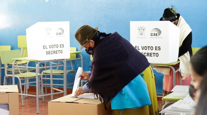 Ecuador concluye conteo de votos 12 días después de elecciones: Arauz y Lasso irán a segunda vuelta presidencial