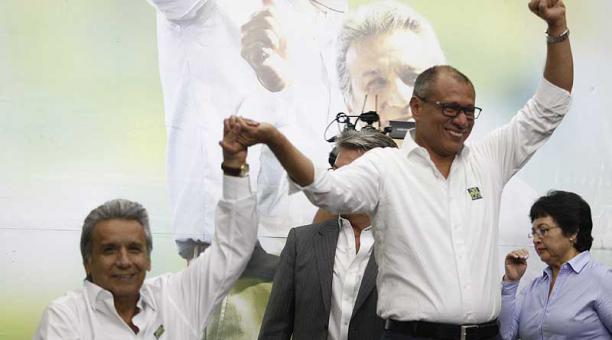 ELECCIONES en ECUADOR: Libro desnuda uso de redes y medios para evitar triunfo del candidato de la Revolución Ciudadana