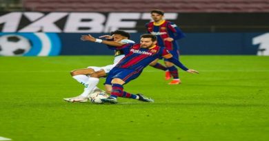Messi marca par de goles y se coloca como máximo goleador del campeonato en triunfo del Barcelona